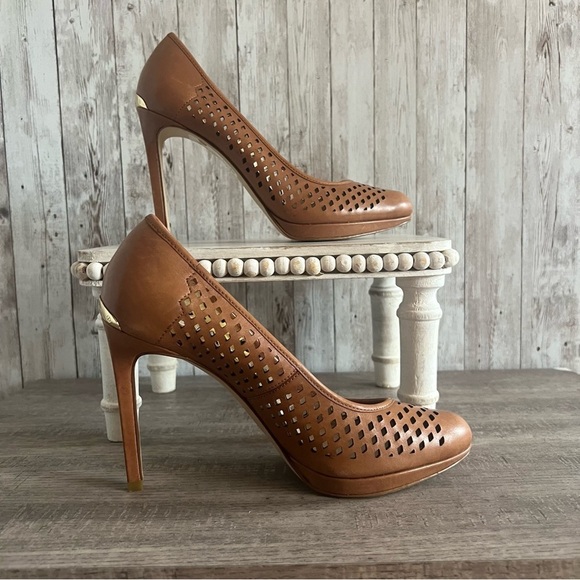 Michael Kors Women's Florentine Brown Leather Pumps 6.5 - Picture 3 of 7